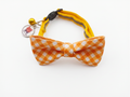 Collier jaune "Petit Chat" avec nœud papillon vichy orange